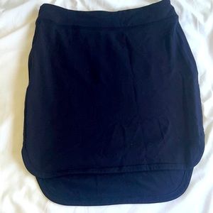 Lululemon high low Navy skirt sz 6